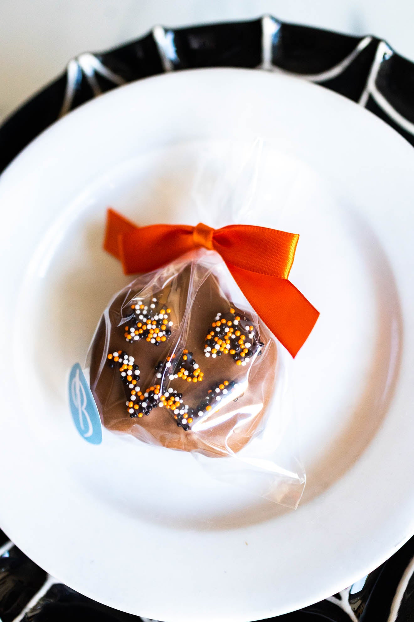 Chocolate-Dipped Pumpkin or Ghost Marshmallow